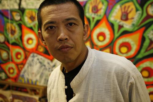 <a href="http://www.sampsoniaway.org/fearless-ink/khet-mar/2012/06/14/htein-lin-the-master-of-prison-art/">Tea House: Htein Lin the Master of Prison Art</a>